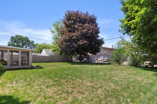 3837 75th St, Milwaukee WI 53220-1723 exterior