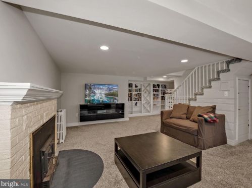 1111 Highland Dr, Silver Spring MD 20910-2220 exterior