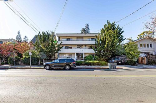 2614 Warring St, Berkeley, CA 94704-3453