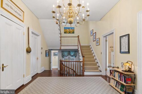 240 Library Pl, Princeton NJ 08540-3019 exterior