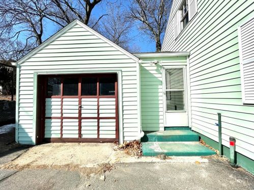 1046 Liberty St, Springfield, MA 01104-1154