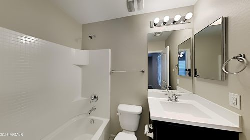 1947 77th Gln, Phoenix AZ  85035-5061 exterior