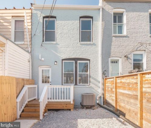 617 18th St, Washington DC 20020-6812 exterior