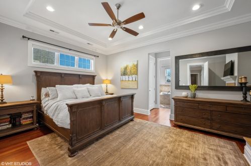 2447 Winona St, Chicago IL 60625-1831 exterior