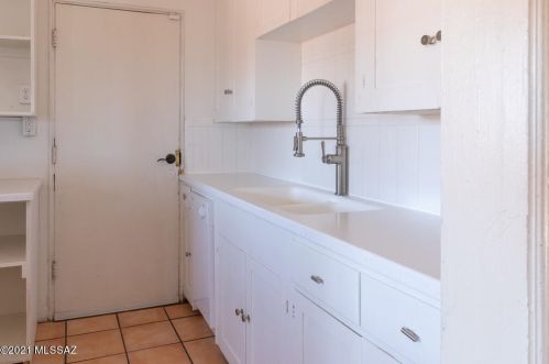 1710 Grant Rd, Tucson AZ 85712-2237 exterior