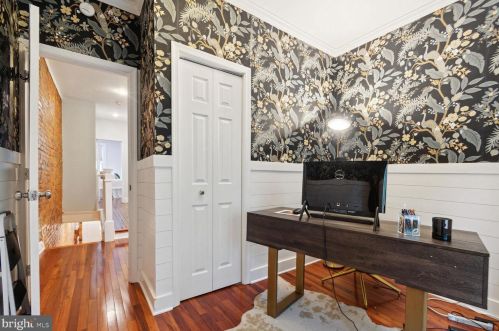 1229 I St, Washington DC  20003-4109 exterior