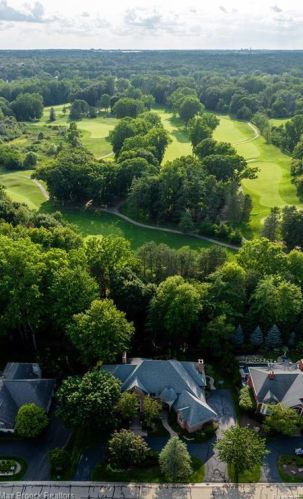 3586 Walnut Brk Dr, Rochester MI 48309-4065 exterior