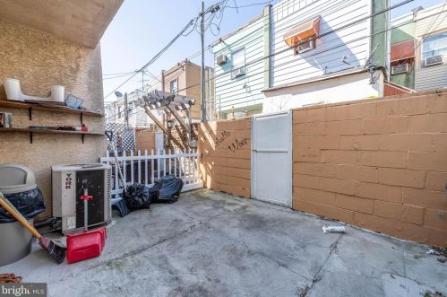 2524 Alder St, Philadelphia PA 19133-1628 exterior