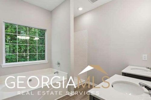 1386 Highgrove Way, Atlanta GA  30349-7510 exterior