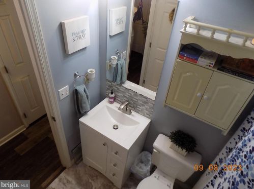 66 Prince St, Littlestown PA 17340-1323 exterior