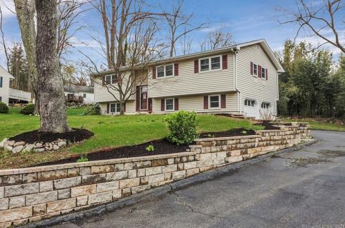 49 Karen Dr, Norwalk, CT 06851-6013