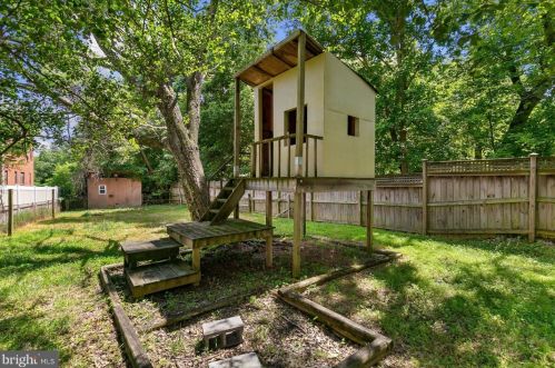 13763 Travilah Rd, Rockville MD 20850-3532 exterior