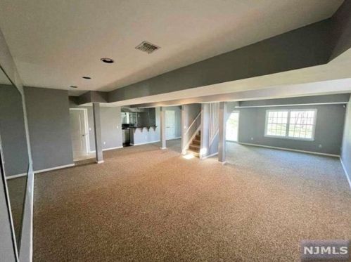 3 Bakley Ter, Town Center NJ 07052-2169 exterior