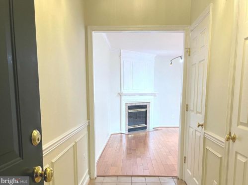 11214 Edson Park Pl, Rockville, MD 20852-3166