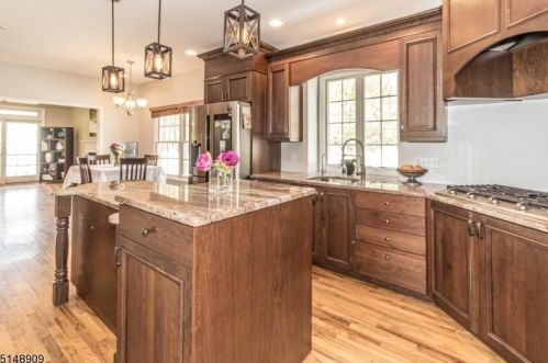 1501 Pne Grv Ave, Westfield NJ 07090-2260 exterior