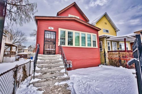 711 Laramie Ave, Chicago IL  60644-1226 exterior