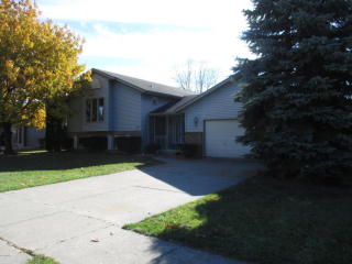 1406 Manorwood Dr, Grand Rapids, MI 49508-6214