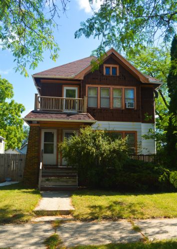 3302 37th St, Milwaukee, WI 53216-3726