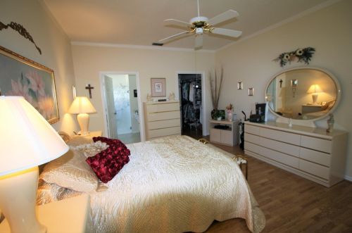 566 Cortina Ln, Fort Pierce FL 34986-1742 exterior