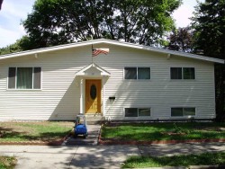 52 Hazelhurst Ave, Newton, MA 02465-1341