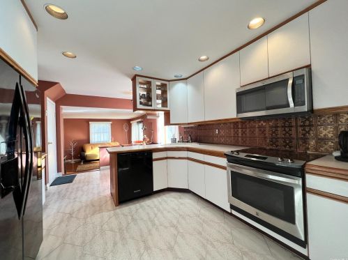 14 Arrowood Ln, Huntington Station NY 11747-1544 exterior