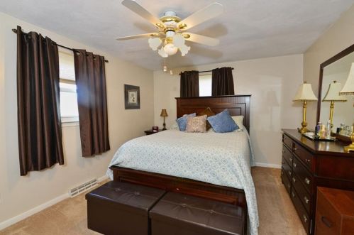 9 Ferncrest Dr, Providence RI 02919-3503 exterior