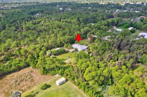 5502 Southwind Trl, Fort Pierce FL 34951-3557 exterior