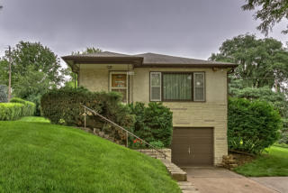 8544 Franklin St, Omaha, NE 68114-1440