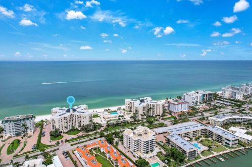 3115 Gulf Shore Blvd, Naples FL 34103-3909 exterior