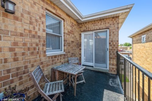 6134 Gunnison St, Chicago IL  60630-2949 exterior