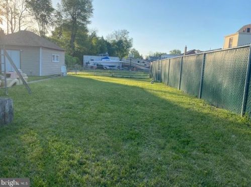 15 Pne St, Camden NJ 08103-3353 exterior