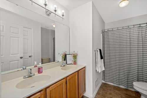 6016 Hawthorn Dr, Moon Twp PA  15108-9064 exterior