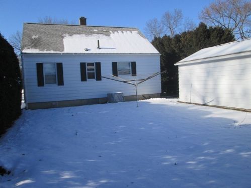 11 Glendale St, Chicopee MA 01020-3518 exterior