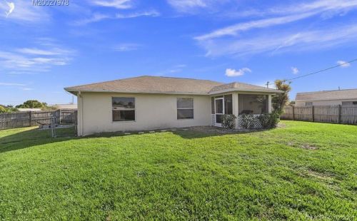 2390 Beechwood Ter, Fort Pierce FL 34952-7302 exterior