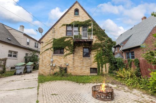 3040 62, Milwaukee WI 53214-1821 exterior