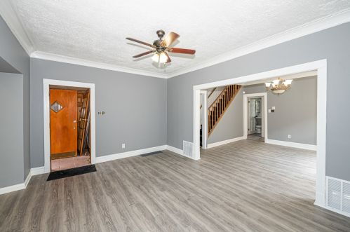 811 9 Ave, Broadview IL 60153-1918 exterior