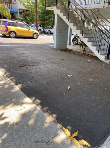 1525 Pensacola St, Honolulu HI 96822-3890 exterior