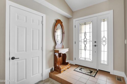 901 Marshall St, Portland MI 48875-1372 exterior