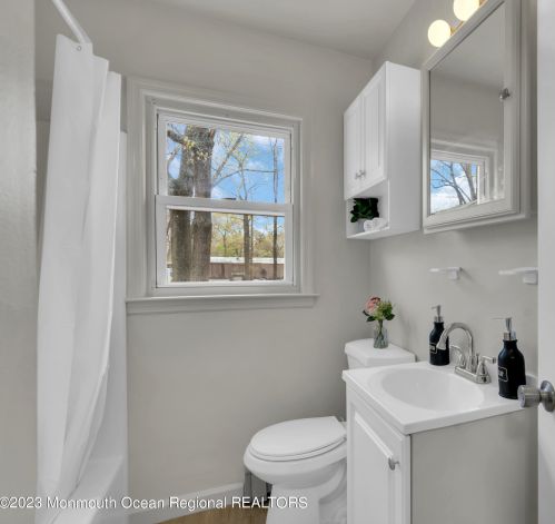 631 Maria St, Jackson Twp NJ  08527-5285 exterior