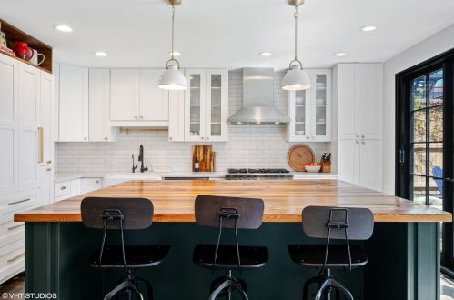 1733 Hoyne Ave, Chicago IL 60647-5541 exterior