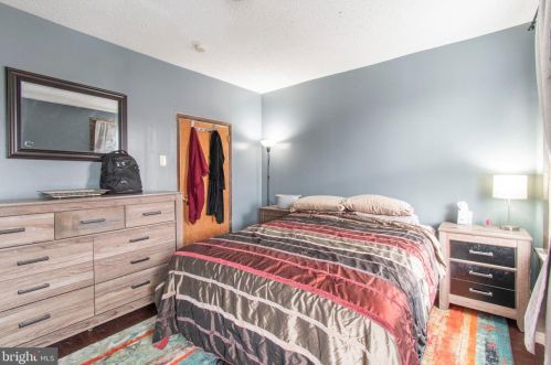 2542 Marshall St, Philadelphia PA 19148-4633 exterior