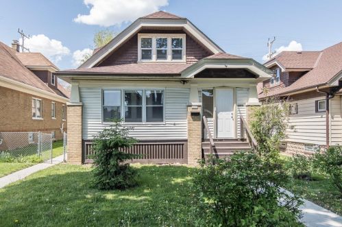 3235 45th St, Milwaukee WI  53219-4816 exterior