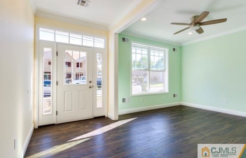 10 Markham Rd, Edison, NJ 08817-4129