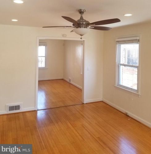 904 Alabama Ave, Washington DC  20032-4247 exterior