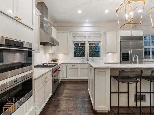 847 Kings Ct, Atlanta GA 30306-3431 exterior