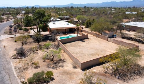 7437 Casablanca Dr, Tucson AZ 85704-1315 exterior