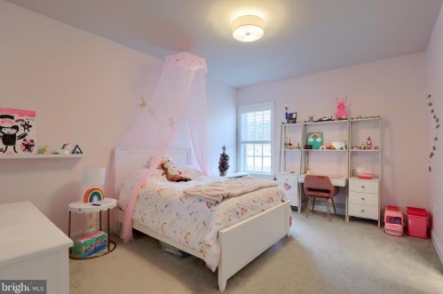 453 Delp Rd, Lancaster PA 17601-2915 exterior