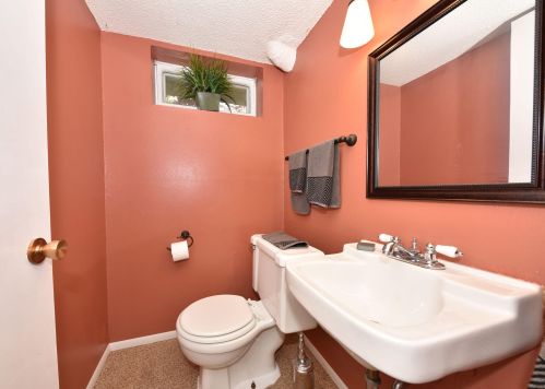 6149 Bittersweet Ln, Milwaukee WI 53217-4108 exterior