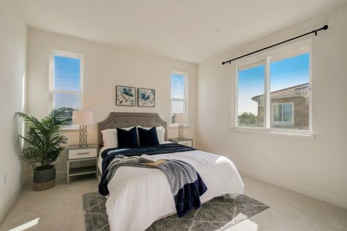 1919 Mccandless Dr, Milpitas CA 95035-8048 exterior