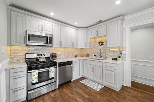 8354 Kilpatrick Ave, Chicago IL 60652-3517 exterior